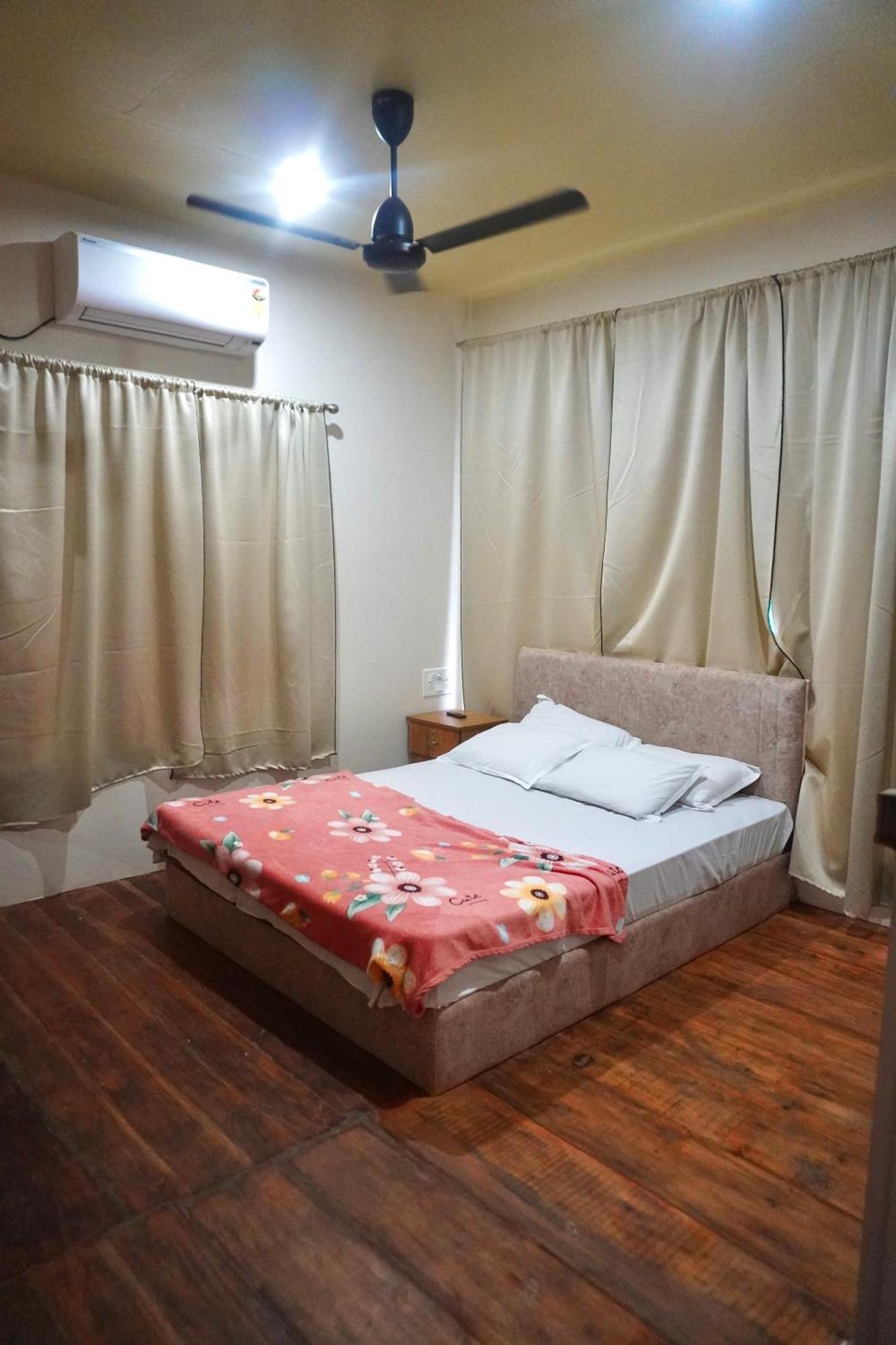 Vrindavan Homestay Mundrothuruth Eksteriør billede