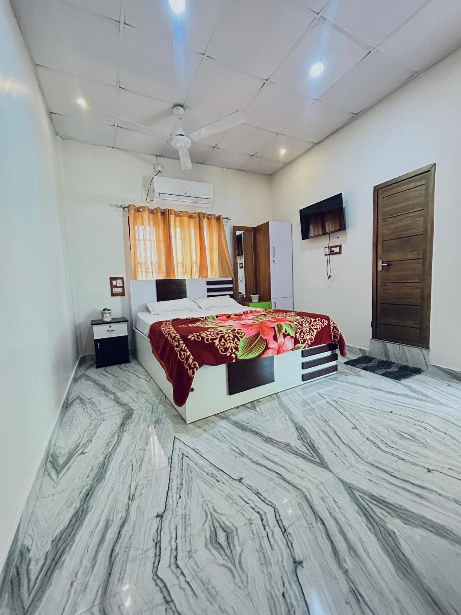 Vrindavan Homestay Mundrothuruth Eksteriør billede